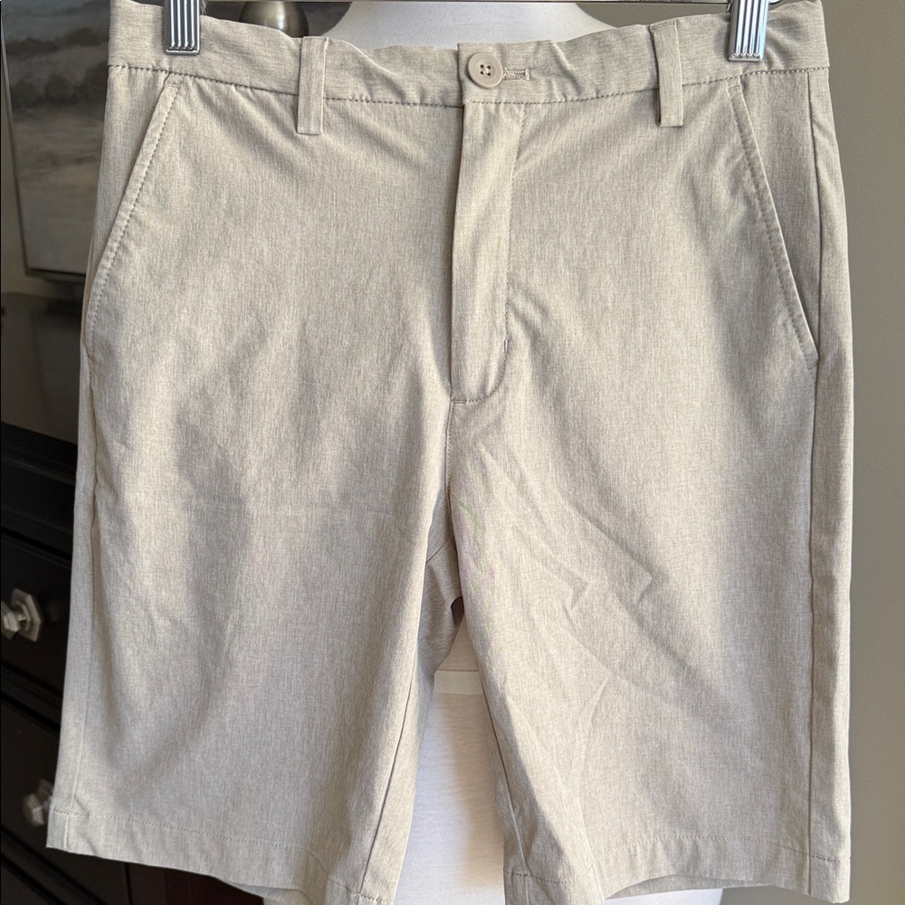 Vineyard Vines Kids Tan performance Shorts size 14